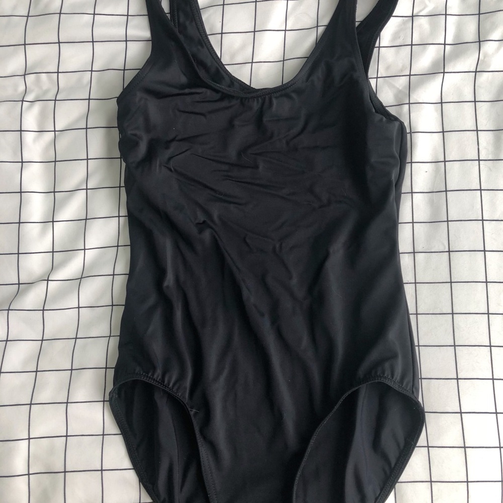 .•Black dance leotard •.